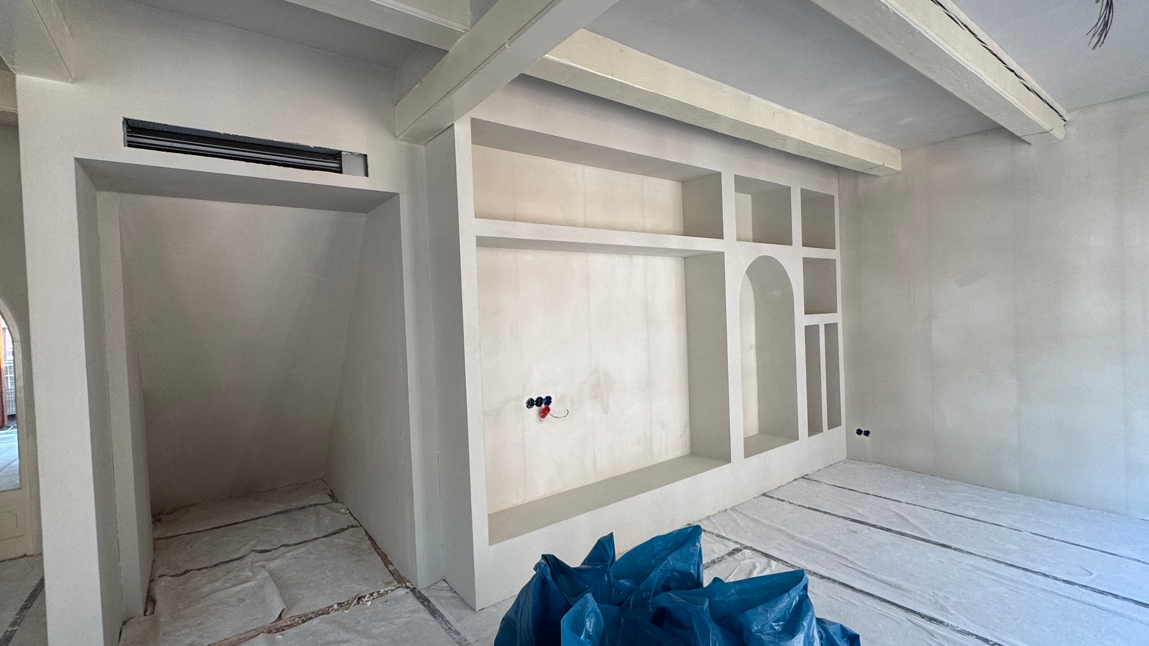 Moderne woonkamer met Cinewall mediawand